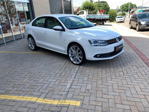 Jetta 2.0 Comfortline Automatico Rodas 20 Interno Bege