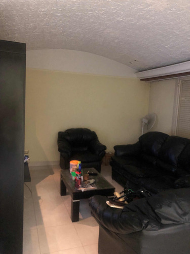 Casa En Venta 4 Ambientes Con Jardín Amplio, Pileta Y Cochera
