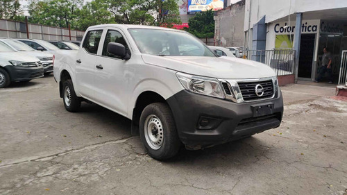Nissan NP300 2.4 Doble Cabina Se Aa Pack Seg Mt