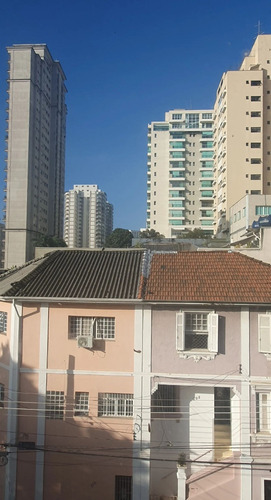 Aluga-se Quarto Grade Com Pia E Banheiro