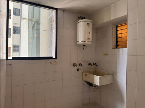 Apartamento En Venta El Cigarral De Oportunidad