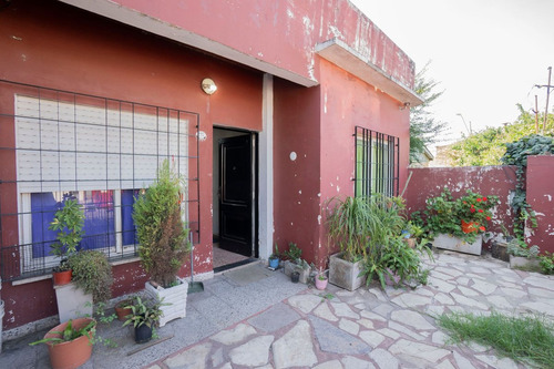 Venta De Casa Multifamiliar En Ituzaingó