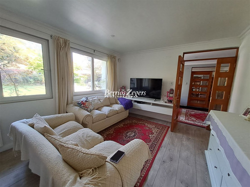 Casa En Venta, 4 Dormitorios 4 Baños, Sala De Estar La Reina