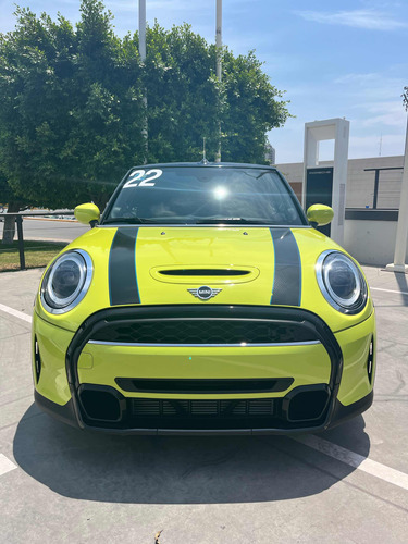 Mini Cooper S Roadster Side Walk