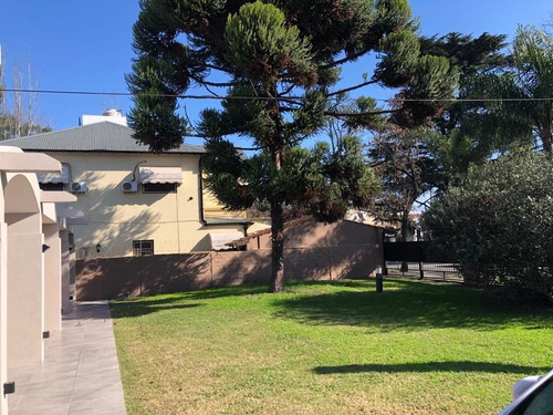 Imagen 4 de 19 de Alquiler Casa 4 Amb Con Parque Y Pileta, Ituzaingo Sur