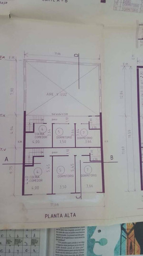 Venta. Casa Multifamiliar. Con Galpón / Depósito En Pb. Villa Celina.