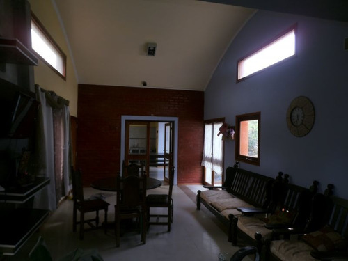 Imagen 7 de 27 de Casa Quinta Sobre Almirante Brown