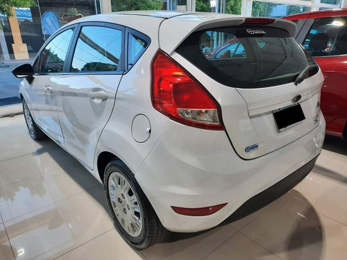 Ford Fiesta Kinetic Design 1.6 S Plus 120cv 2015
