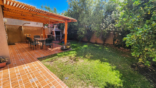 Gran Oportunidad Casa 3 Pisos 4dor. 3est. En Condominio Int