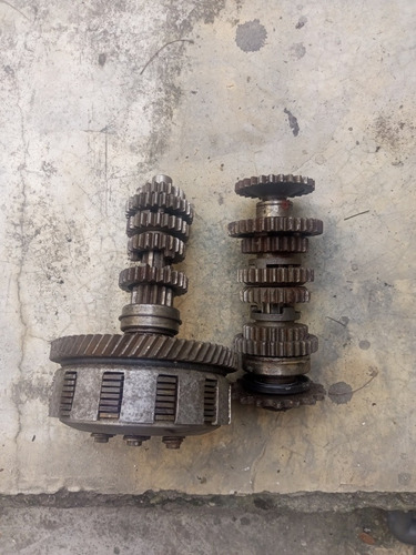 Imagen 3 de 3 de Rz Yamaha 250, Crochera Y Caja De Cambio