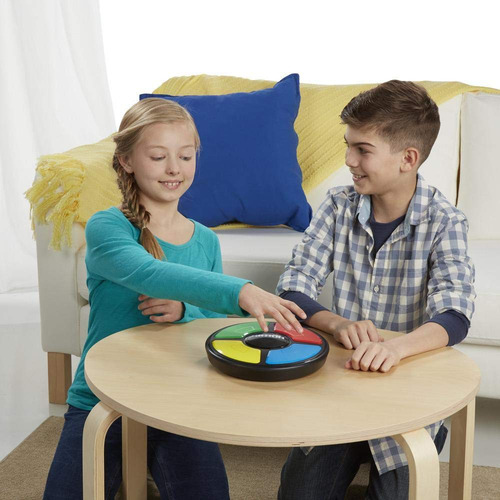 Juego De Memoria Electrónico Simon Hasbro Gaming Con Batería