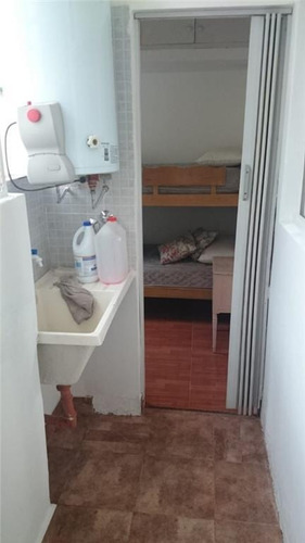 Imagen 12 de 19 de Depto. 2 Amb. Y Medio. 2 Baños. Remodelado A Nuevo. Buena Ubicación.