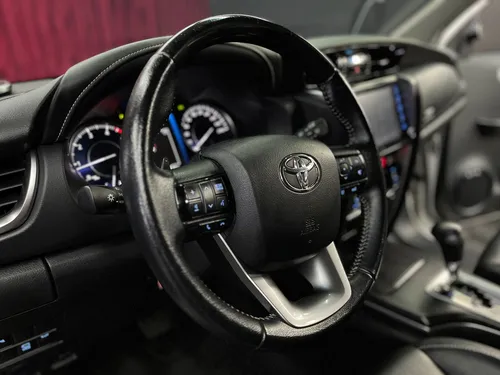 Toyota Fortuner 2.4 Srv
