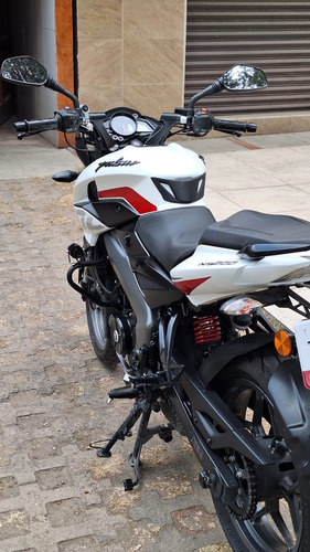Ns200 Ug, 2024 Llantas Pirelli Rosso Iii Auxiliares Raptor