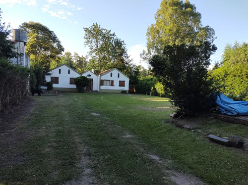 Se Vende Casa Quinta 95 M2 Cubiertos Sobre Lote De 900m2, A 5 Cuadras De Ruta2 Km 42 