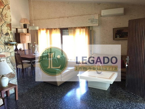 Casa En Venta En Atlántida, Excelente Ubicación.-