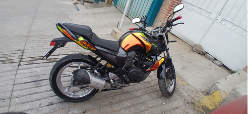 Yamaha Fz 16 Con Modificación A 190 Vinil Foto Cromático J