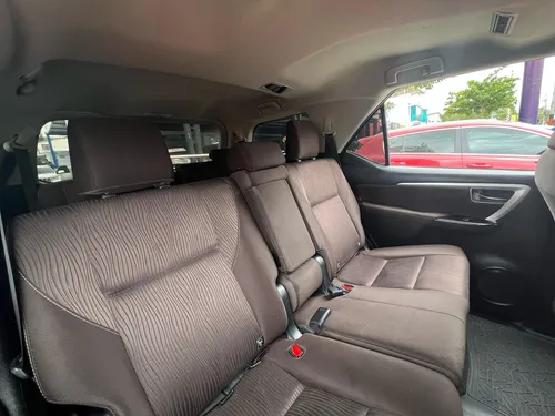 Toyota Fortuner 2.4 Turbo Diesel Motor : 2.4 Modelo : 2020