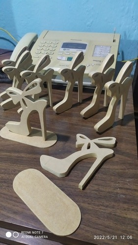 Imagen 2 de 4 de Bellas Zapatillas Recuerdos Para 15 Años, En Mdf
