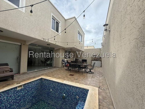 Aslibel Meléndez Vende Amplia Casa Al Este De Barquisimeto.