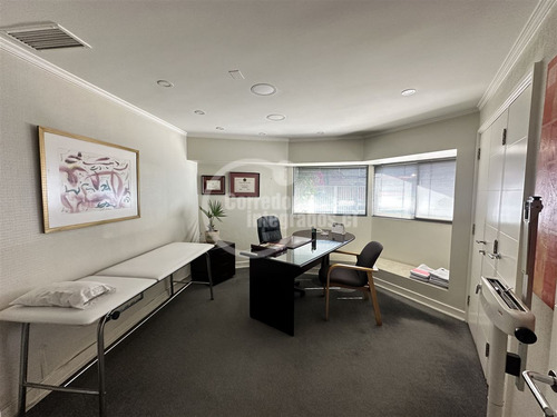 Casa En Venta De 7 Dorm. En Vitacura