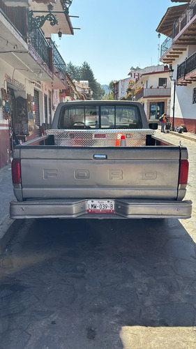 T/m Cuatro Velocidades. Motor 302 V8. Cajón Estandar