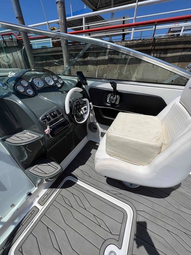 Imagen 4 de 11 de Quicksilver 2400 Año 2015 Con Volvo 270 Hp Y Pata Duoprop