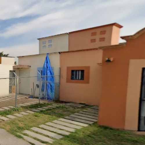 Venta De Casa En Cto. Toronjil, Hacienda Los Fresnos, Jalisco. Jtc052