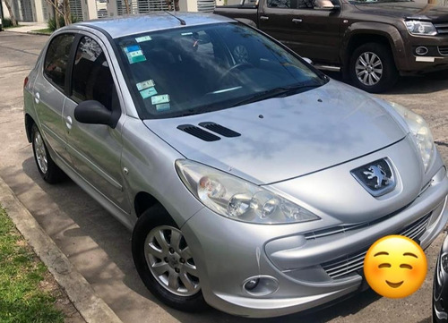 Peugeot 207 Compact 2012