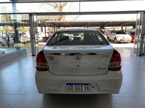 Imagen 11 de 13 de Toyota Etios Xls 4 Ptas. At - Nafta - 2018