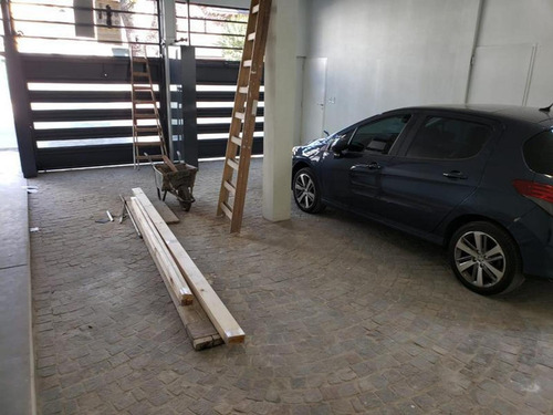 Imagen 3 de 3 de Cochera Doble Fija Y Cubierta Villa Urquiza Oportunidad