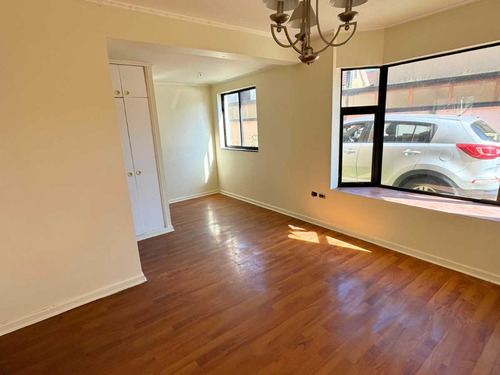 Casa De 5 Dorm, 3 Baños Y 2 Estacionamientos (69938)