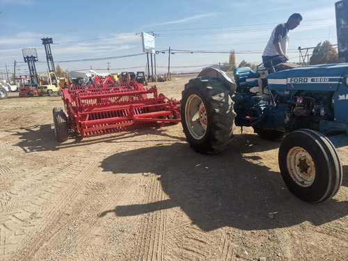 Imagen 2 de 10 de Tractor Agricola Ford 4600 4x2 59 Hp