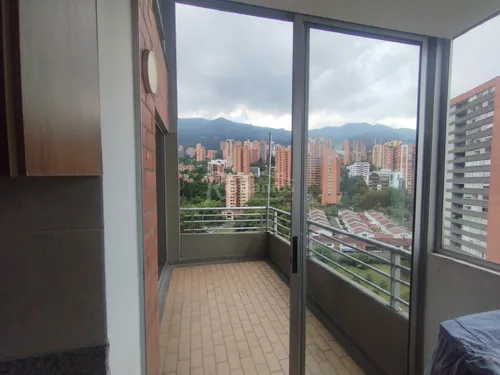Apartamento En Venta En Los Balsos. Cod V776103