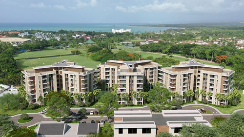 Venta De Apartamentos En Planos De Proyecto De Torres Con Hermosas Vistas Al Campo De Golf De Playa Dorada!