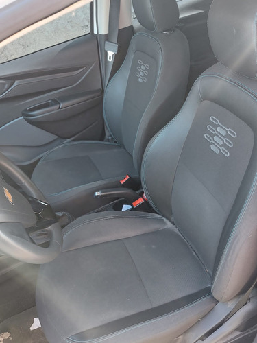 Chevrolet Onix Joy hatch 1.0 8V Black Edition Flex