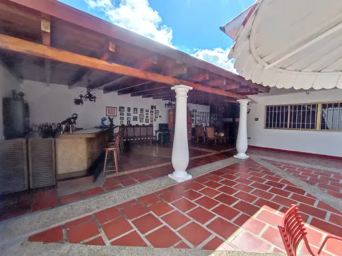 Los Samanes Casa En Venta