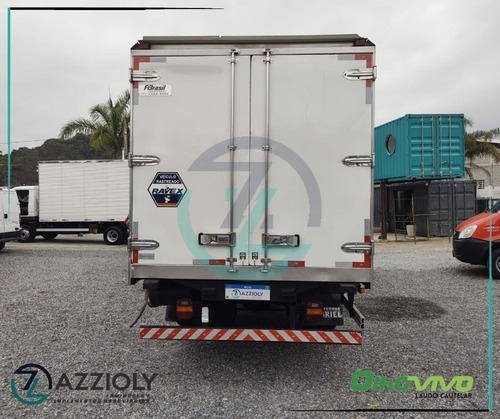 Imagem 4 de 15 de Ford Cargo 816 S 2019 Baú Refrigerado Liso Caminhão 3/4