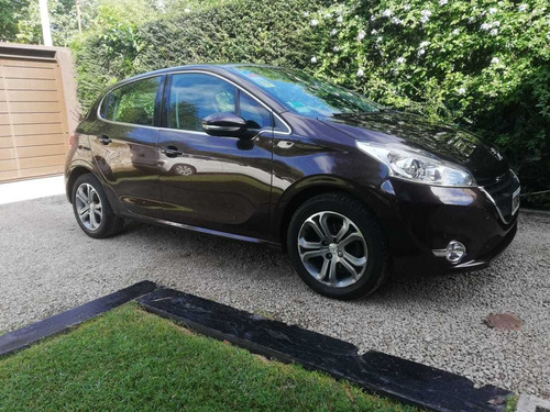 Peugeot 208 1.6 Feline 2013