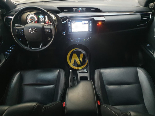 Toyota Hilux 2.8 Cd Srx 177cv 4x2 At
