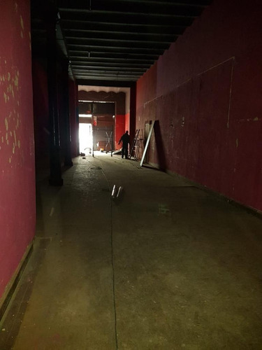 Local Comercial De 190m2 En Centro. Florida Y Mercedes