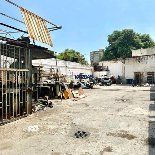 Terreno + Taller En Venta Ubicado En; Macuto - La Guaira