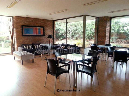 Depto. En Edificio Exclusivo - Sector Clinica Alemana