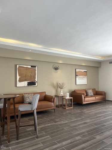 Apartamento En Alquiler Amueblado En La Zona Universitaria En Piso Alto Y Con Vi
