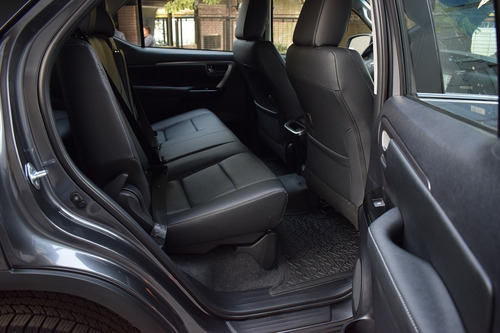 Imagen 14 de 17 de Toyota Sw4 Srx A/t 7 Asientos 2023 0km