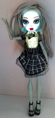 Boneca Frankie Stein Ghouls Monster High Luz E Som (Usado)