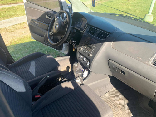 Volkswagen Crossfox 1.6 Highline 2012