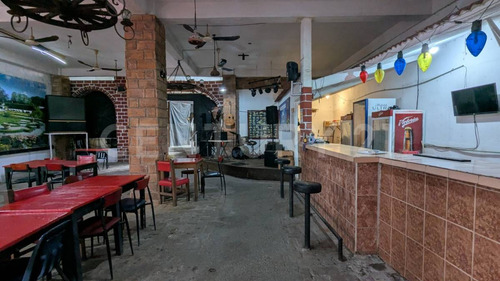 Local Comercial Con Casa Habitación En Venta, Col. Centro, Mazatlán, Sinaloa.