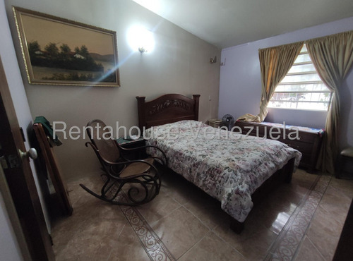 Bellísima Y Acogedora Casa En Venta Colinas De Carrizal, Altos Mirandinos 25-12196 Edf