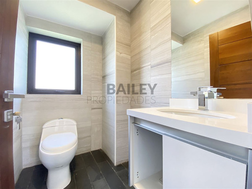 Casa En Arriendo De 4 Dorm. En Concón